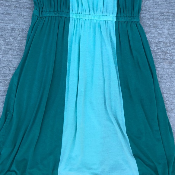 Green maxi dress for girls! - Picture 3 of 3